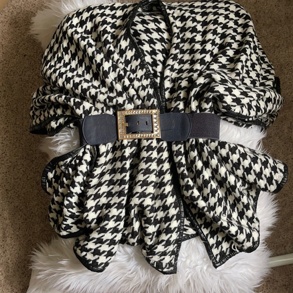 Houndstooth Cape (women’s one size)